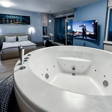 Sky Dream Jacuzzi Sauna 33 Floor *