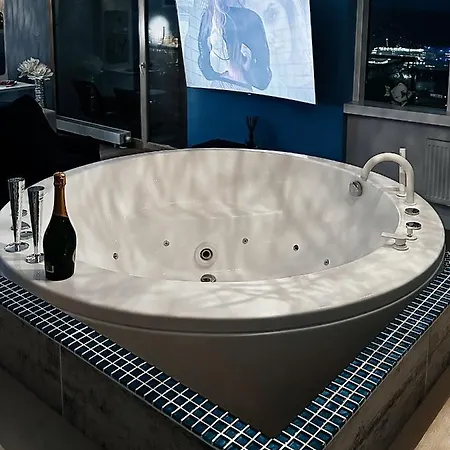 شقة Sky Dream Jacuzzi Sauna 33 Floor *