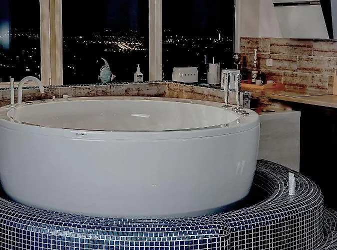 Appartamento Sky Dream Jacuzzi Sauna 33 Floor