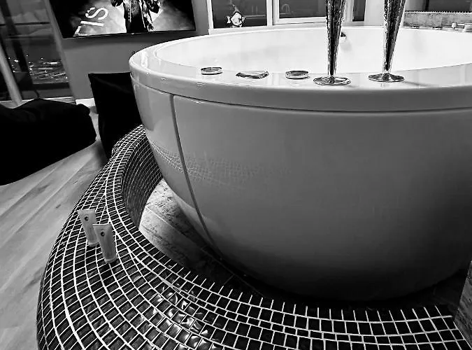 Sky Dream Jacuzzi Sauna 33 Floor