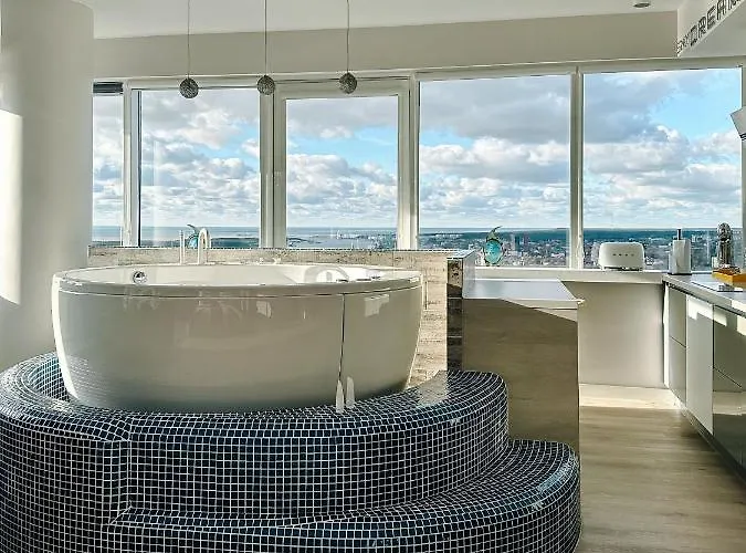Sky Dream Jacuzzi Sauna 33 Floor Klaipėda